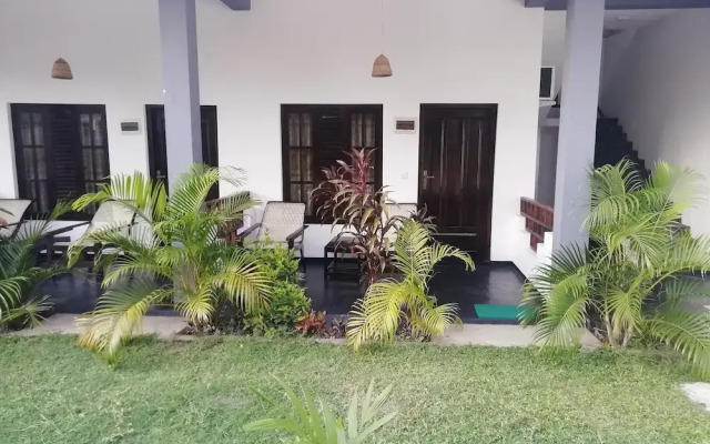 Sea shells Inn Arugambay