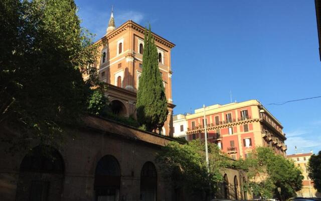 Colosseum Apartments