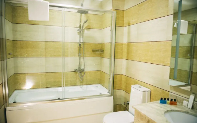 Emerald Suite Hotel