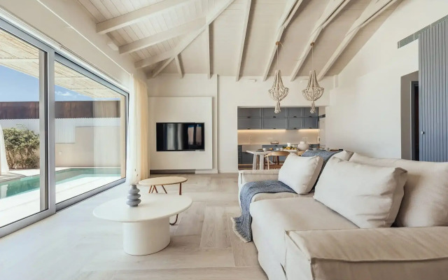 Salty Angel Sea Front Villa