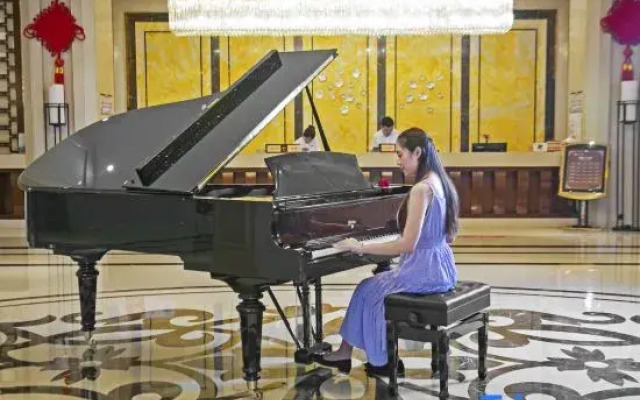 Hualong Hotel