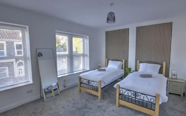 2 Bed House, Family Friendly With Garden