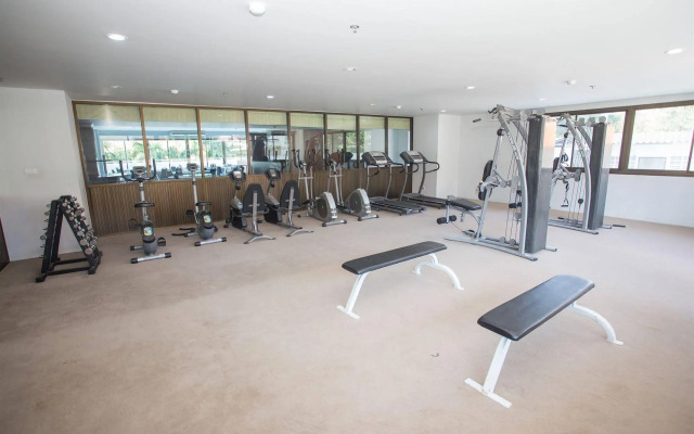 R-Con Wong Amat Suite