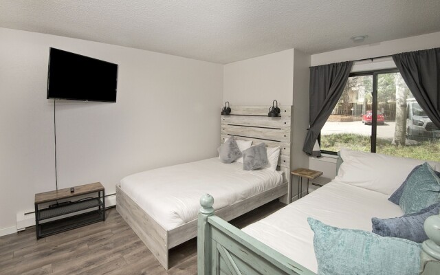 Breakaway West #212 2 Bedroom Condo by RedAwning