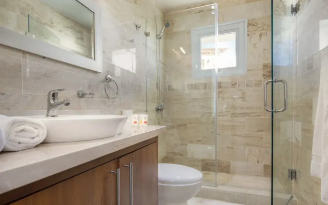 Escondido Bay Properties by Caribe Stays