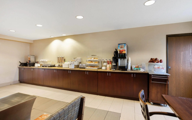 La Quinta Inn & Suites by Wyndham Frankfort