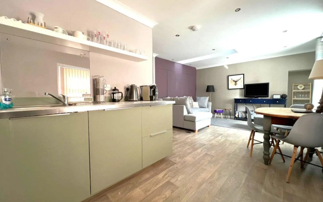 Thistle Apartment, Main street, Golspie