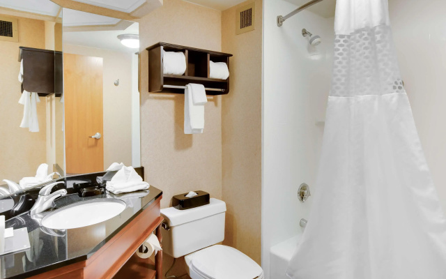 Pittsburgh Airport Inn and Suites