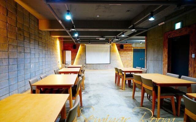 Hwangsil Tourist Hotel