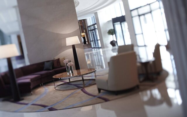 Renaissance Tianjin Lakeview Hotel