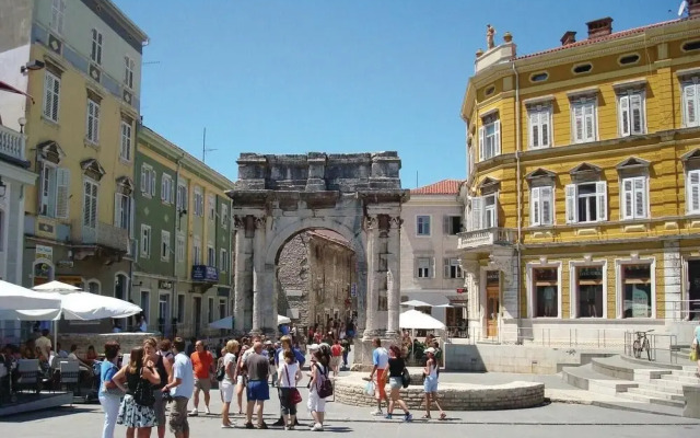 Awesome Apartment in Pula With 1 Bedrooms