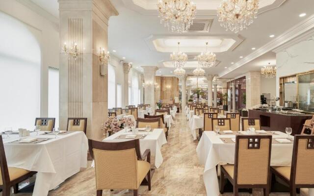 GoldOne Hotel & Suites