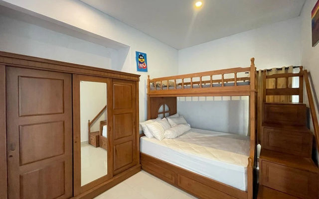 Ananda Villa Yeh Gangga by The Lavana (4 Bedroom Villa with Private Pool) – Guest Rooms – Tabanan