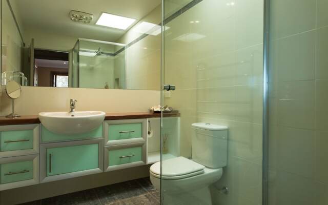 Tura Beachhouse in Dolphin Cove