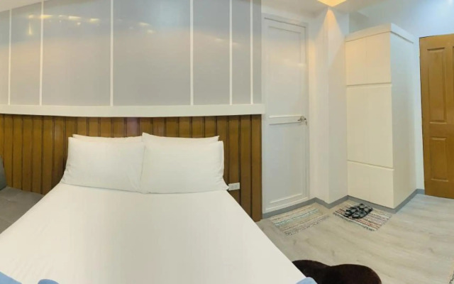 Cozy Unit at the heart of Balanga City