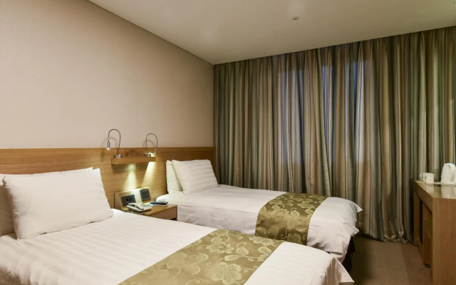 New Kukje Hotel