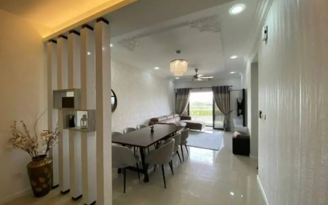 Orak Villa Homestay at Suria Residence