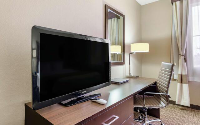 Comfort Inn & Suites Lakeside