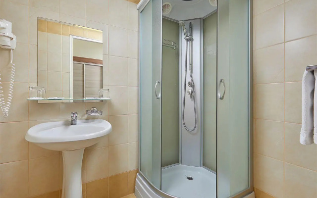 Favorit accommodation service (official partner of the Delta Izmailovo Hotel)