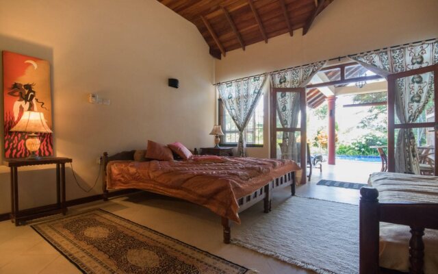 Lazy Lizard Villa