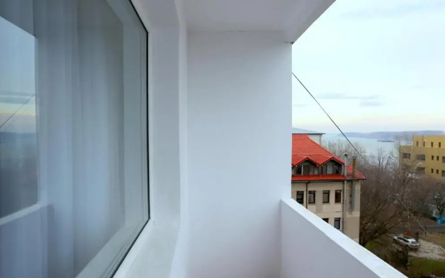 SOHO Apartment near CERONAV