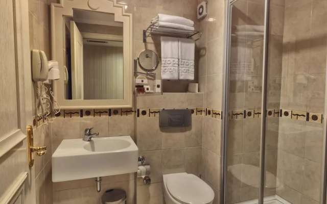 Taksim Metropark Hotel