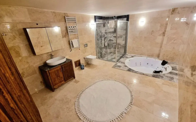 Dream Cave Hotel & Hostel