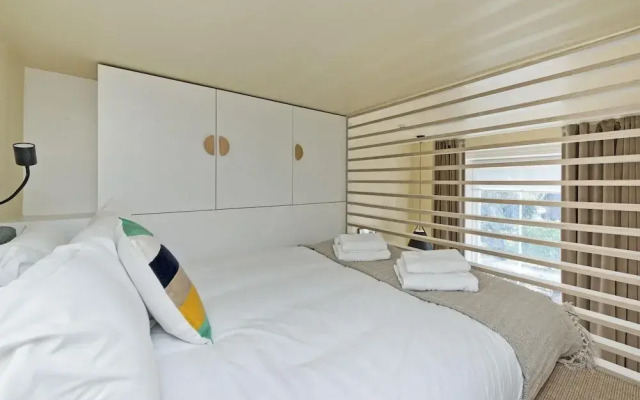 Stylish Mezzanine Studio in Leafy Primrose Hill