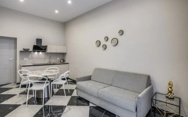 Golden Rose in Naples