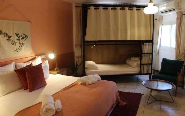 Mantur Metula by Selina