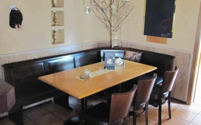 "Unter den Kastanien"