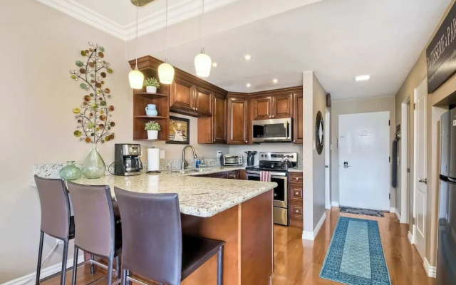 Southern Exposure w/ Private Balcony