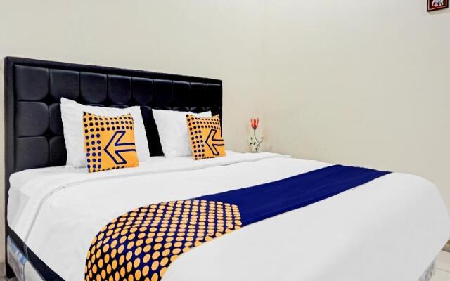 SPOT ON 90295 Simprug Residence