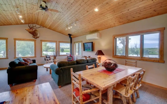 PV - Yellowstone River Retreat