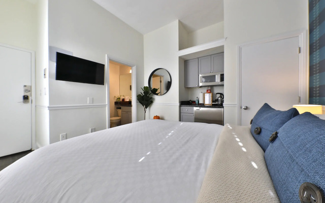 Modern Studio in South End!