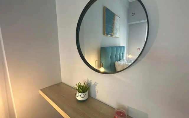 Red Roses Apartment - At083