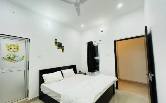 Goroomgo Ashoka Aashram Homestay Ayodhya