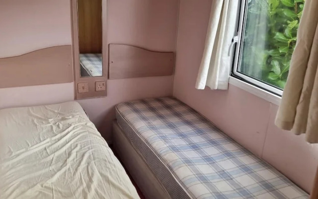 Lovely 3-bed Caravan in Foel, Welshpool