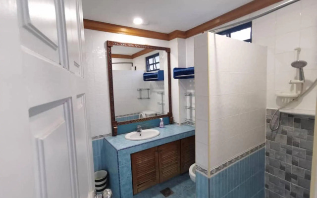 Seremban Grande Villa 163 by Vale Pine