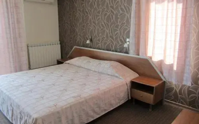Guest House Ianis Paradise