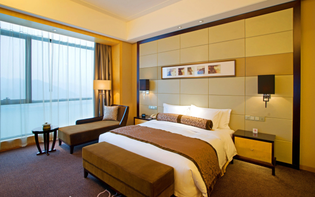 Crowne Plaza Yichang by IHG