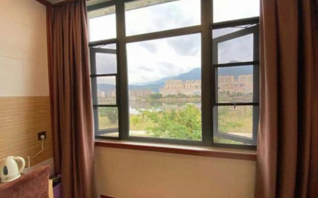 Luoyuan Jiujiu Express Hotel（Louyuan Bay Ocean World Cooperative Hotel）