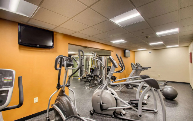 Comfort Suites Milwaukee Airport