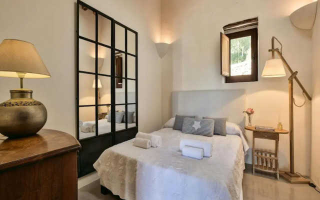 Cozy Holiday Home With Outdoor Cinema