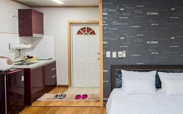 Heidi Pension G House