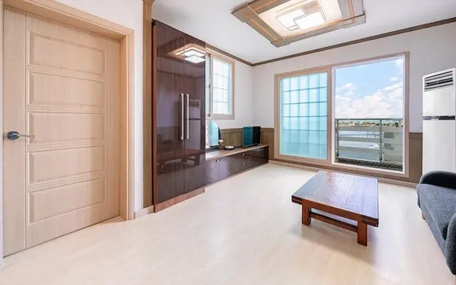 Geoje Youngsu Pension