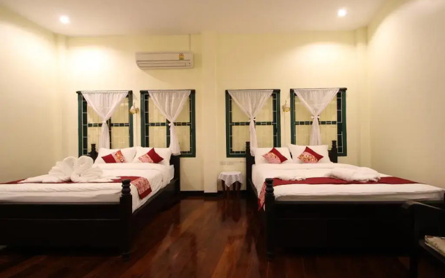 Srisomboon Hostel