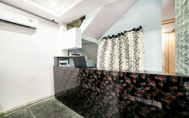 Lucky Hotels by OYO Rooms