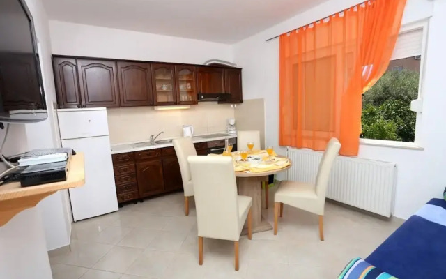 Davorka - 50m From the sea - A2
