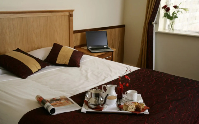 Bush Hotel